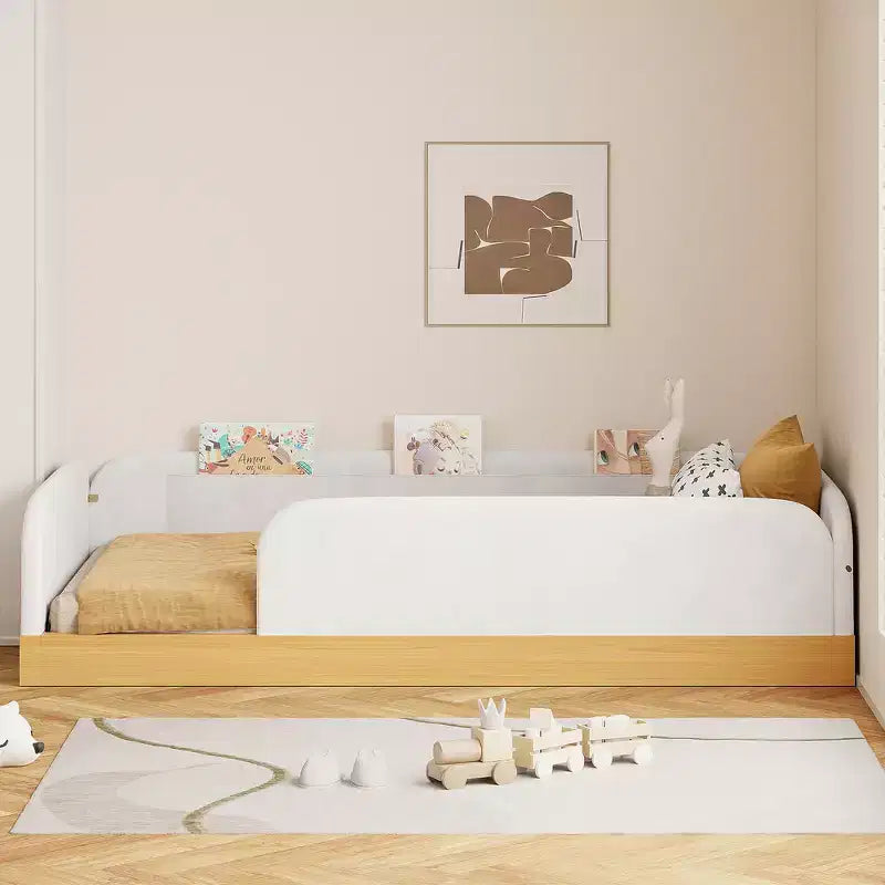Letto a piattaforma singolo con cuscini