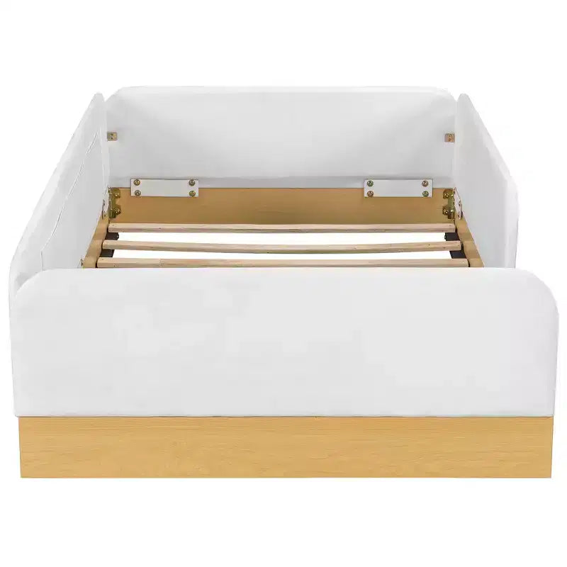Letto a piattaforma singolo con cuscini