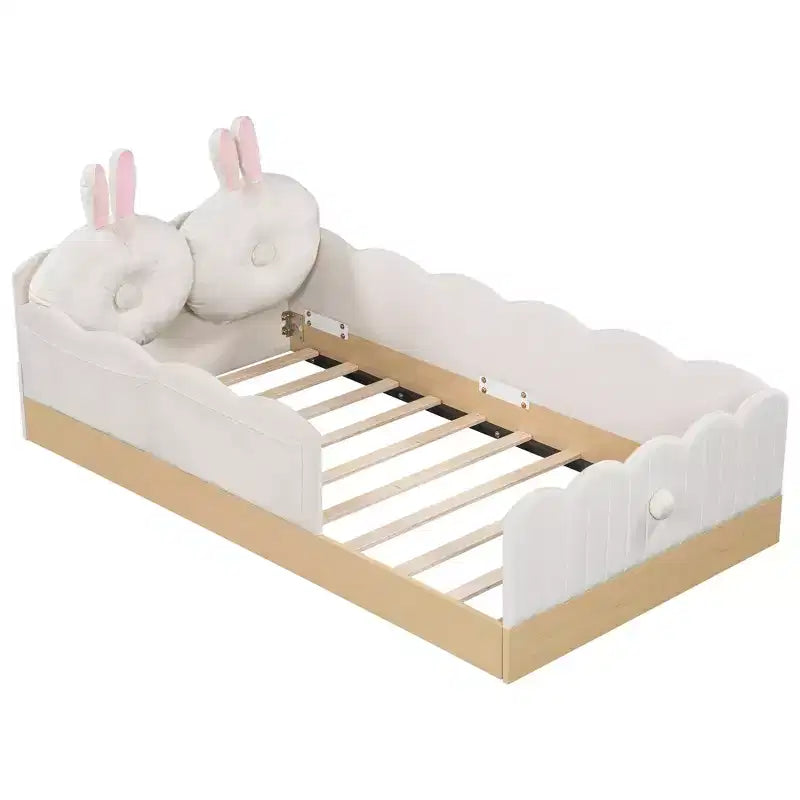 Letto a piattaforma singolo con cuscini
