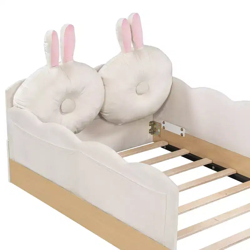 Letto a piattaforma singolo con cuscini