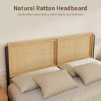 Struttura letto in legno naturale con testiera in rattan