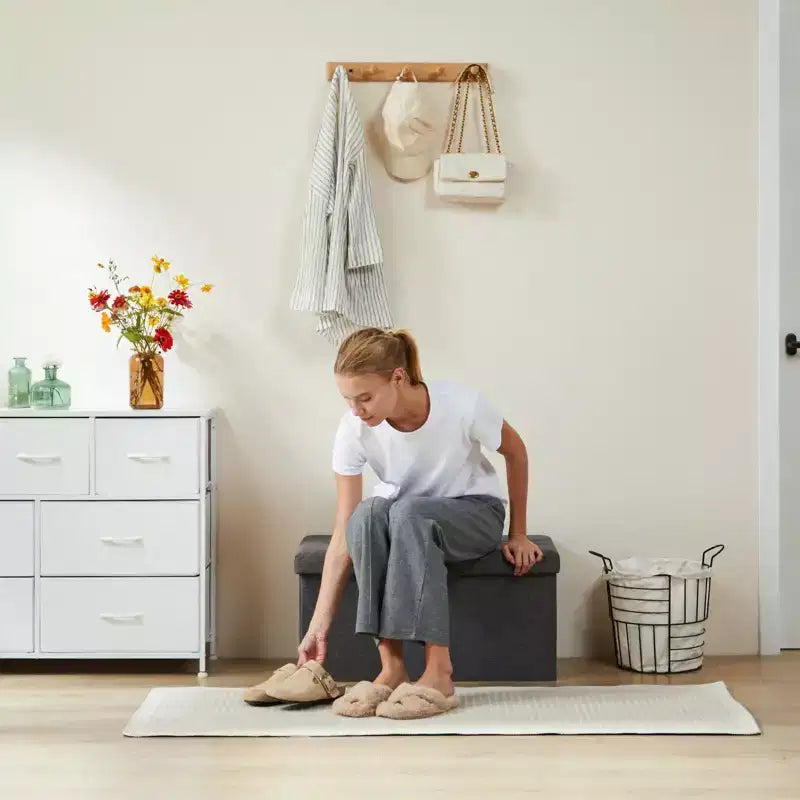 Pouf contenitore grigio, pouf con seduta imbottita in schiuma più spessa, panca pieghevole poggiapiedi per soggiorno, fondo letto, seduta extra e tavolino da caffè