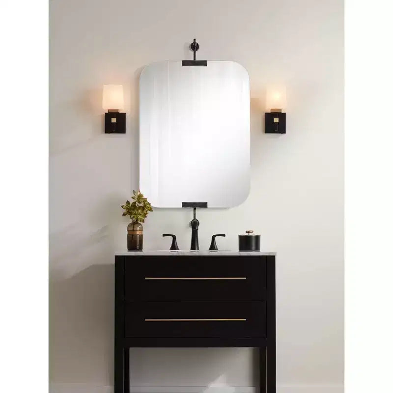 Specchio da parete Penbrook 24x42 con bordo lucido